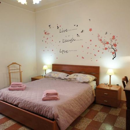 Angoletto Di Trastevere Рим Екстер'єр фото