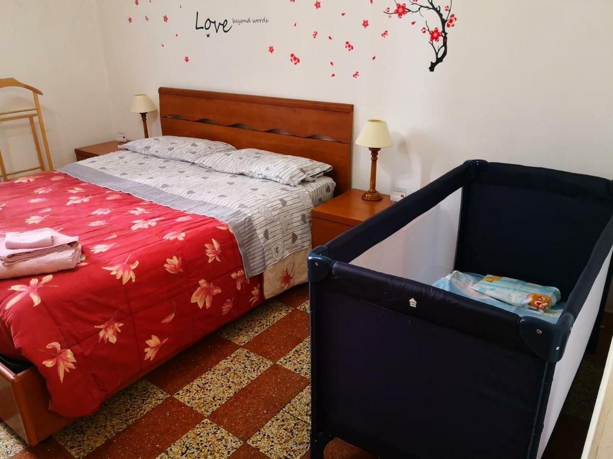 Angoletto Di Trastevere Рим Екстер'єр фото